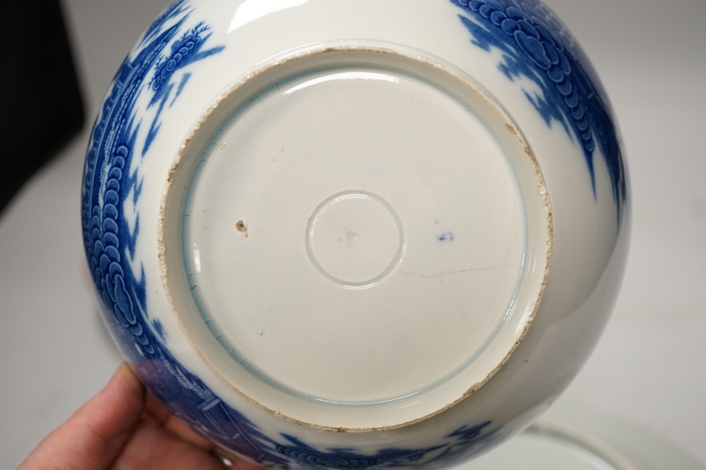 Three English pearlware blue and white bowls and two Samson plates